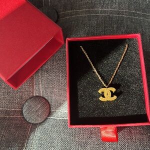 Gold CC necklace